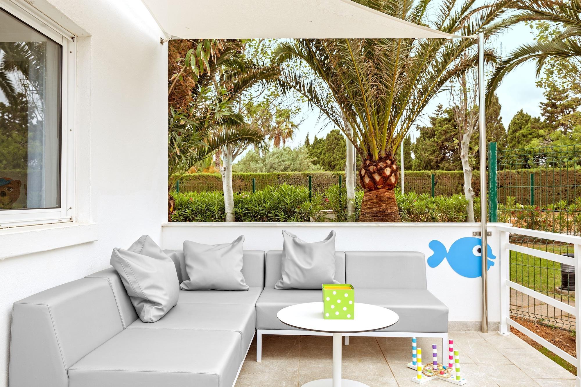 Hotel Hipotels Cala Bona 4*